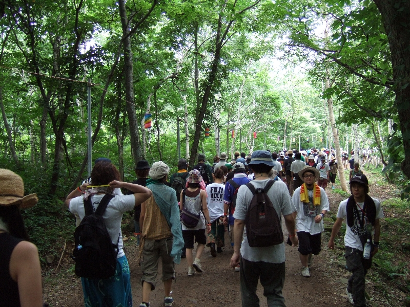 ところ天国に近くなると明るくなります。