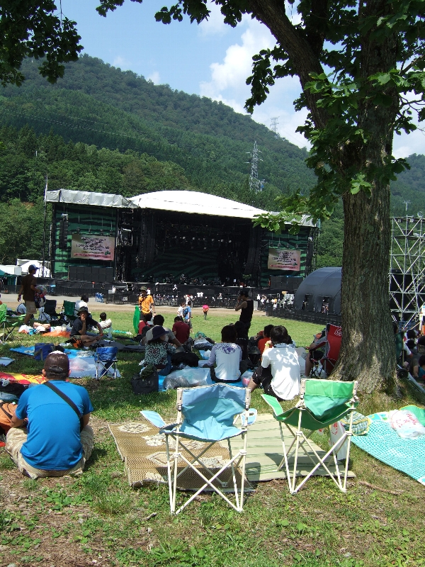 キャンプサイト同様、木陰は人気が高い。