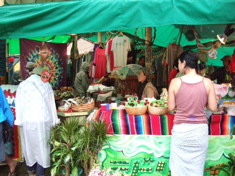 フィールド・オブ・ヘブンはファッション街化しています。