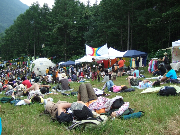 ここで昼寝をする人は多い。