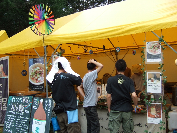 NGOビレッジでは珍しく飲食物を販売している団体。