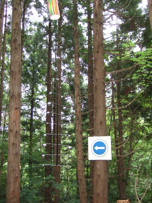 上から吊されているオブジェ。 