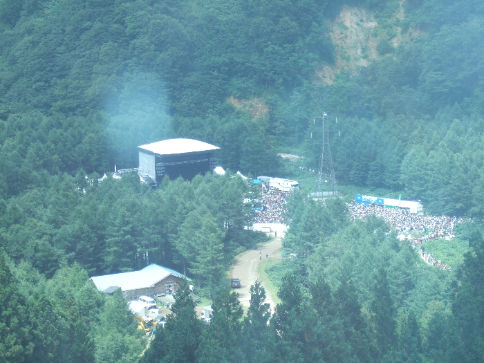 ホワイト・ステージ。