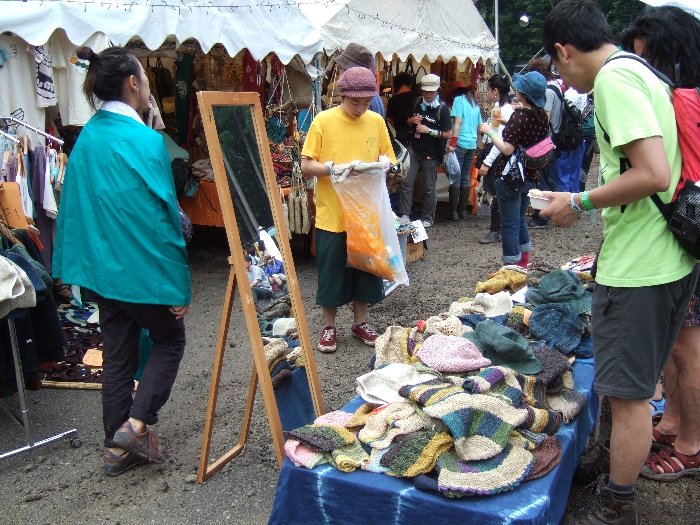 雑貨店。オーガニック・ビレッジと同系統の商品群。