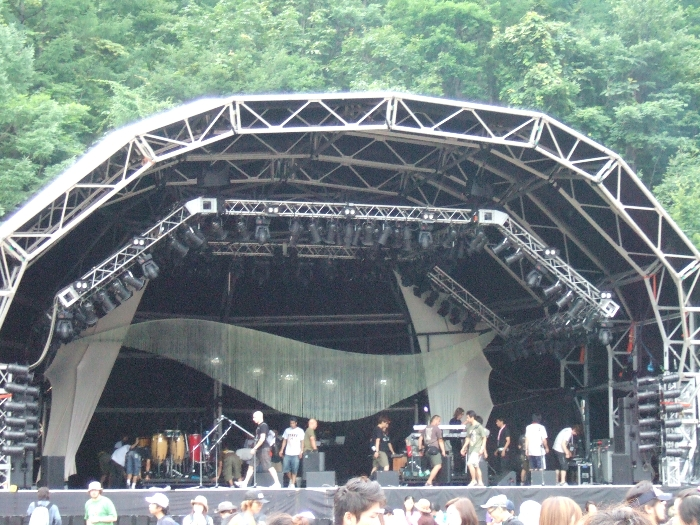 フィールド・オブ・ヘブンのステージ。