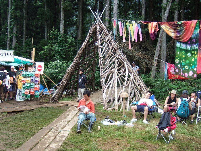 ボードウォークの出口。ちょうどステージの反対側にあたります。 