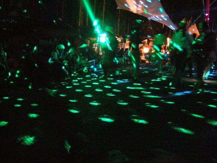 地面だけを見ていると揺れに酔う人もいます。