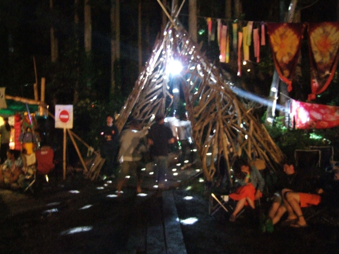 ボードウォークの出口。手だけで撮影すれば手ぶれ。