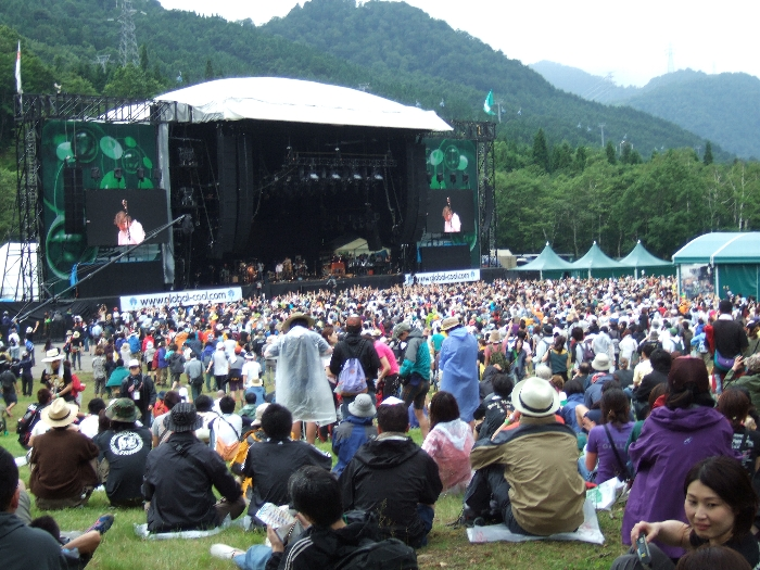 フジロックフェスティバルもメーン・ステージであるグリーン・ステージ。 