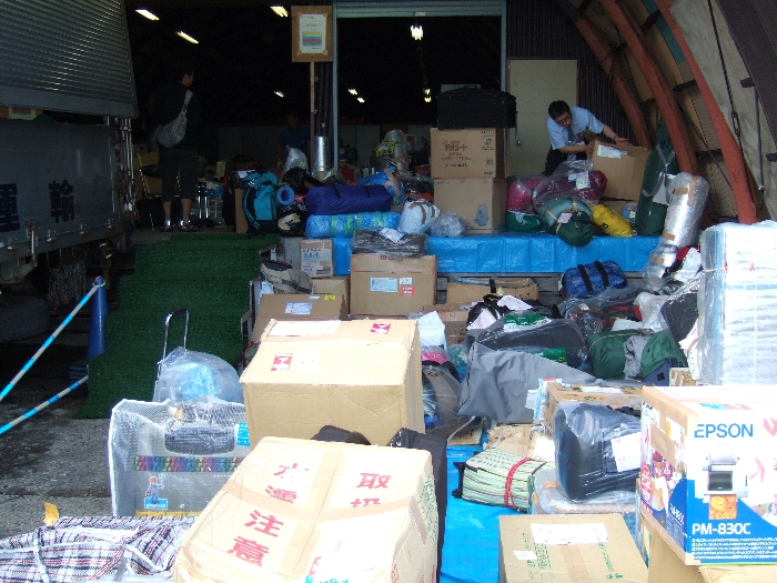 当日、大量に到着する荷物。