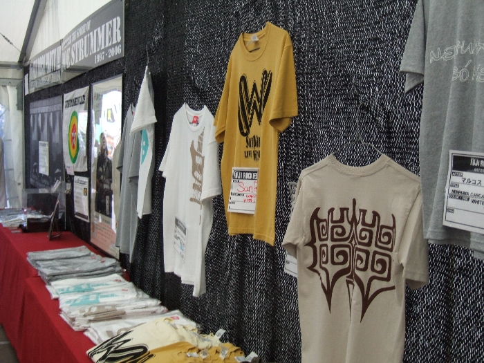 フジロックフェスティバル仕様のTシャツではありますが公式ではないTシャツ。