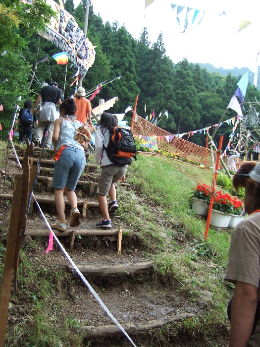 ホワイト・ステージ側から入る階段。