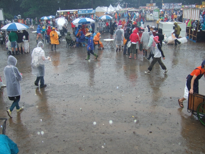 雨が降ったときのオアシスエリア。