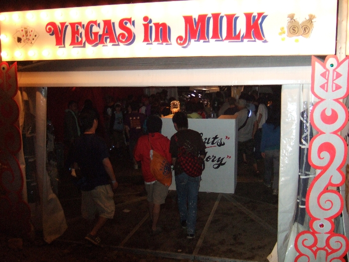 中でカジノができます。