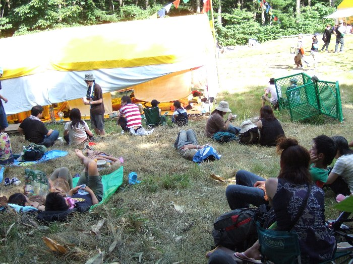 NGOビレッジ側の出口。 