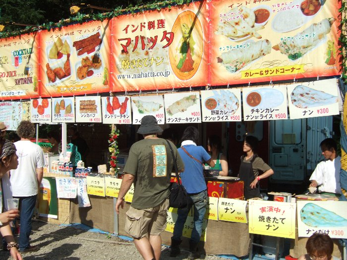 インド料理マハッタ。場所は毎年変わります。