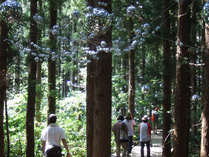 頭上にも多数。