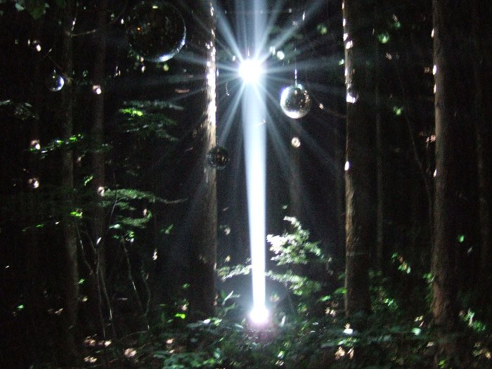 ボードウォーク途中のミラーボール。北行きのみにあります。