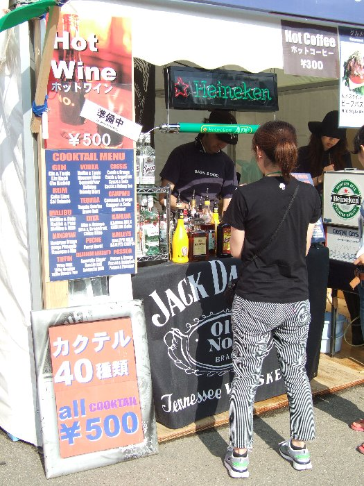 カクテル、ビール、コーヒーはオアシスエリア並みにそろっています。 