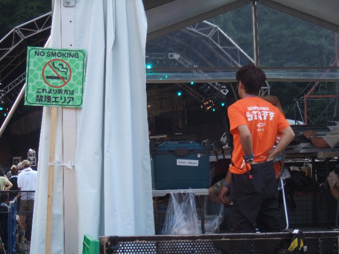 禁煙エリアは一応ありますが、守られないことが多い。