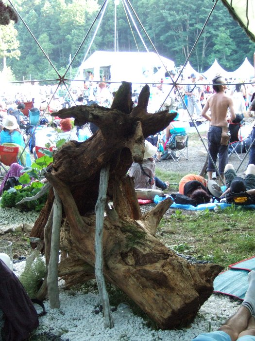 ドーム内のオブジェ。動物の頭に見えます。