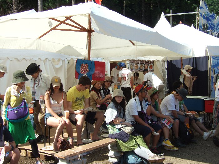 フィールド・オブ・ヘブンのさくら組。ピザ屋です。 