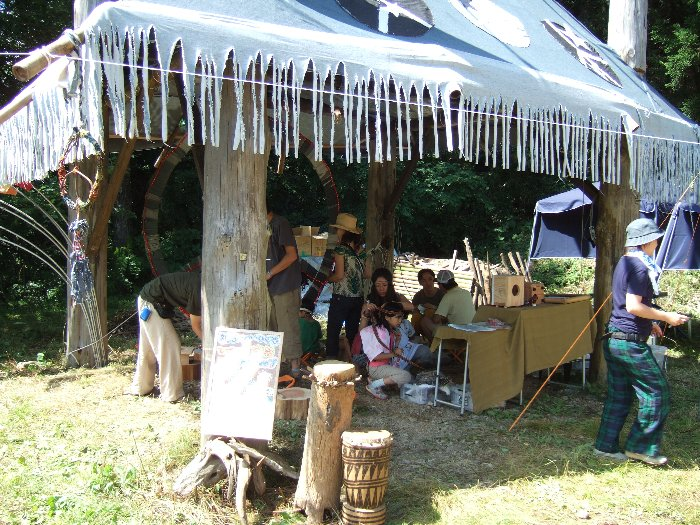 カホン作りなどのイベントが行われる家。 