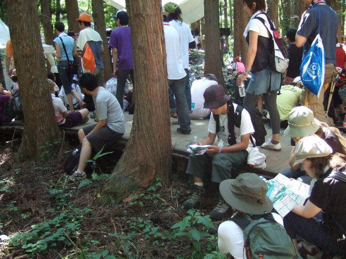 公演待ちの人たち。