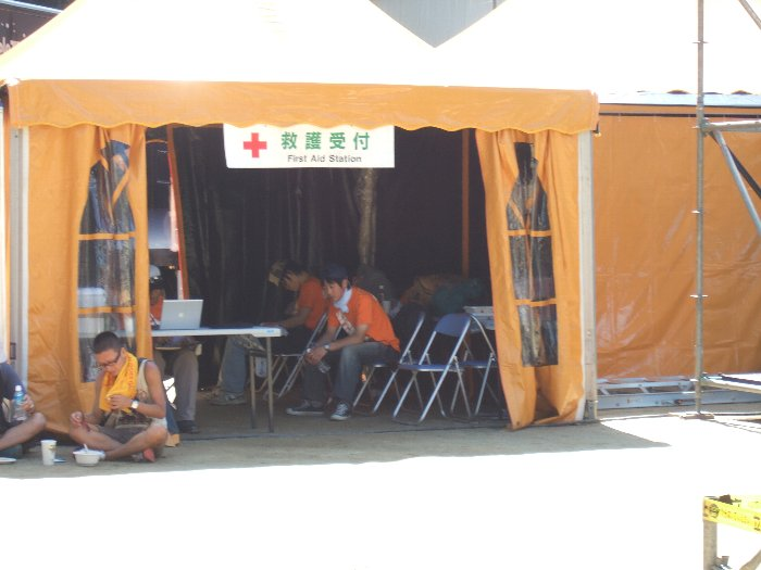 ステージ左側にある救護所。