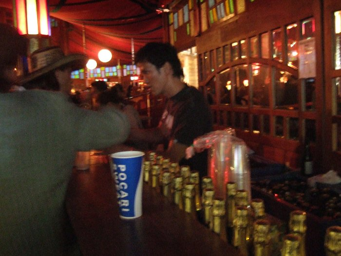 酒等も販売されています。