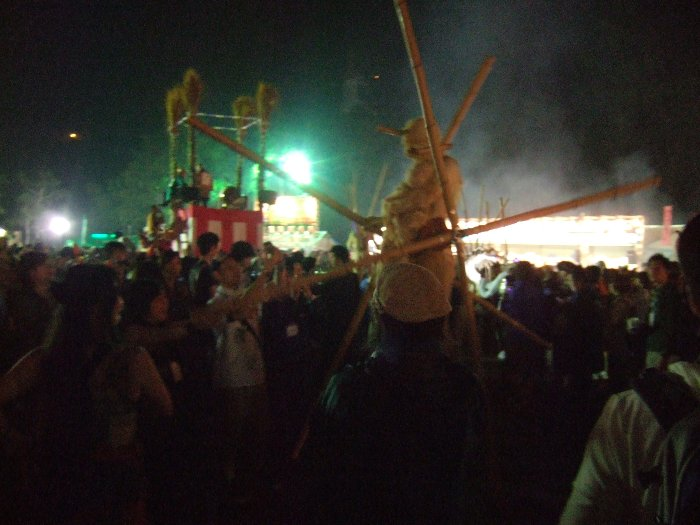 前夜祭の飛び入りしたパレス・オブ・ワンダー出演者らしき人たち。