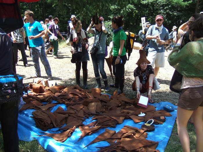 毎年同じような場所で売られている帽子。