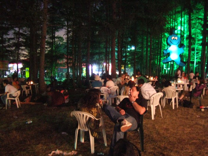 午前4時ごろのワールドレストラン。