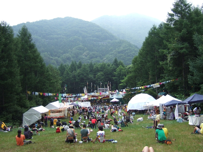 後方は大の字になって寝られます。