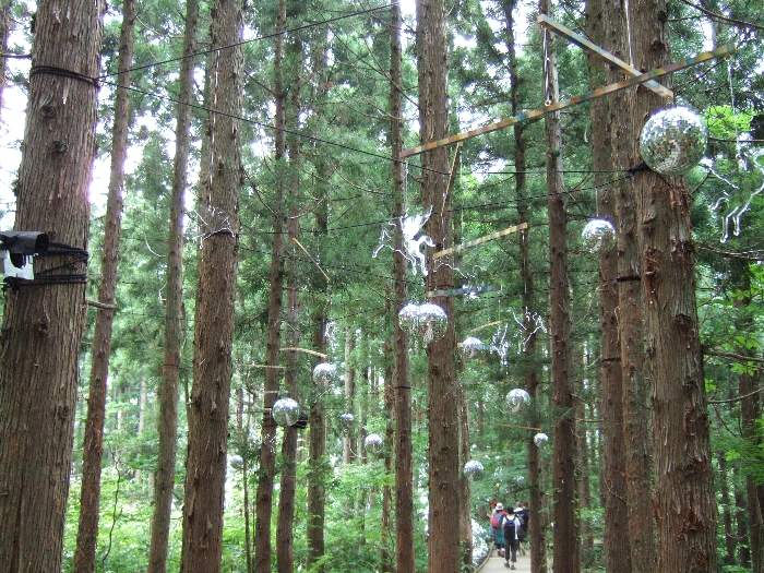 近年はボードウォークの最初から最後までオブジェがあります。 