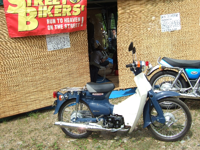 バイクが大衆化するきっかけとなったホンダのスーパーカブ。カブがバイクの代名詞だった時代もありました。 