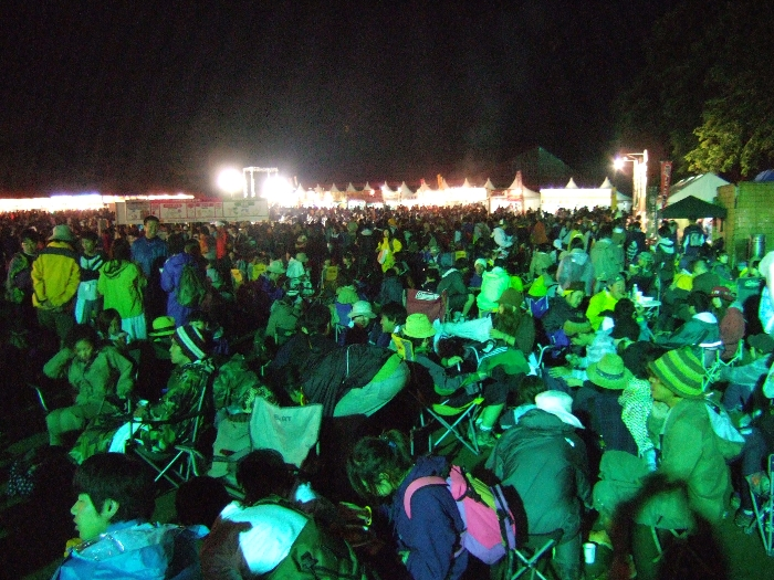 オアシスエリアが最も混むのは3日目の深夜です。 