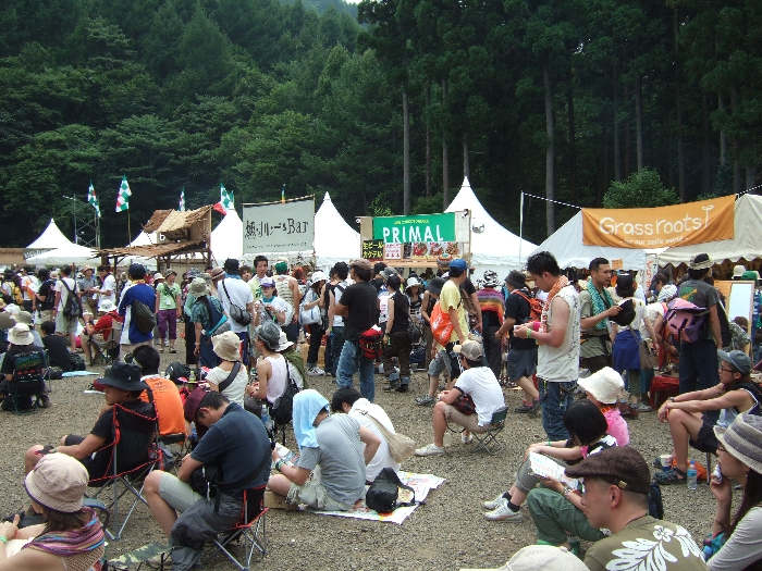 オレンジコート側。 