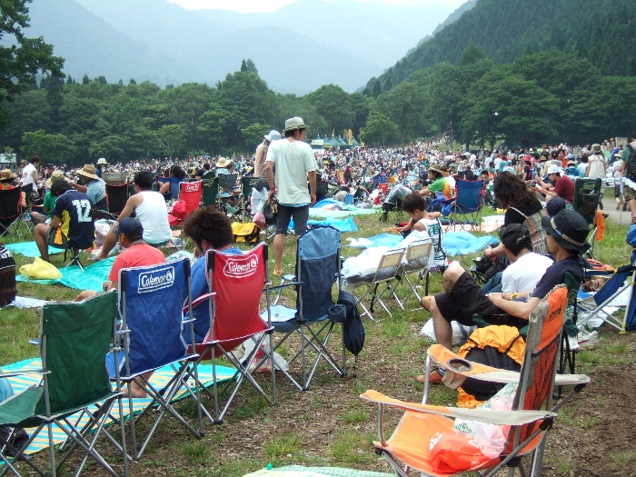 グリーンステージの山側。 