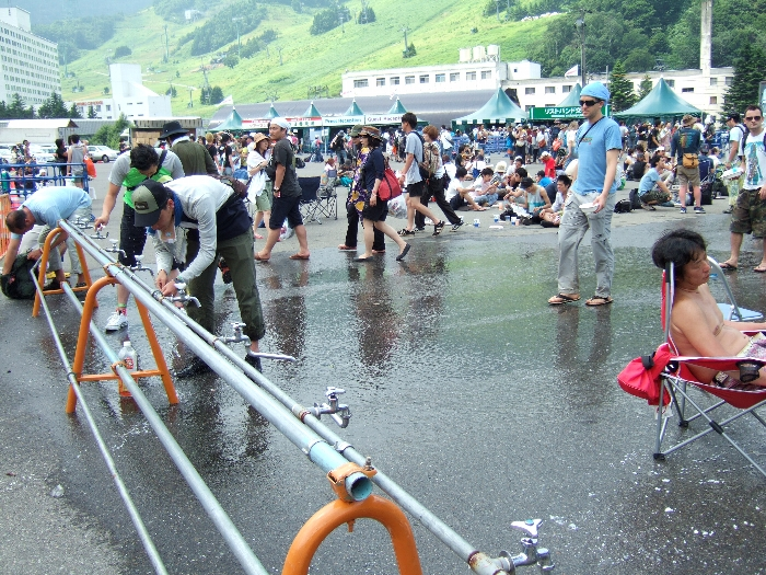 そのまま垂れ流しです。 