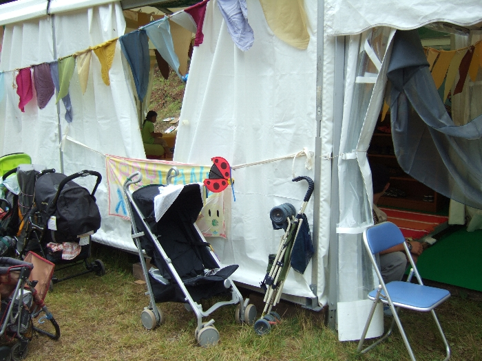 マットが敷いてあるベビーランド。 