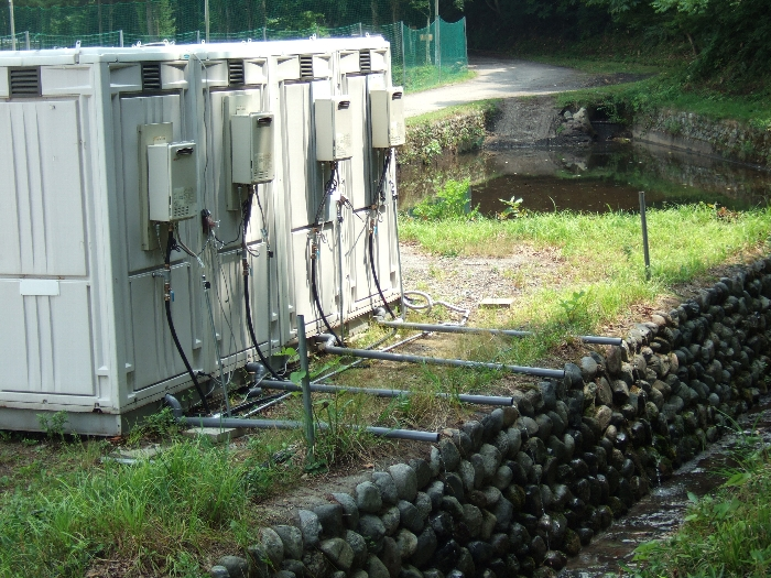 排水はそのまま川に流れていくようです。 