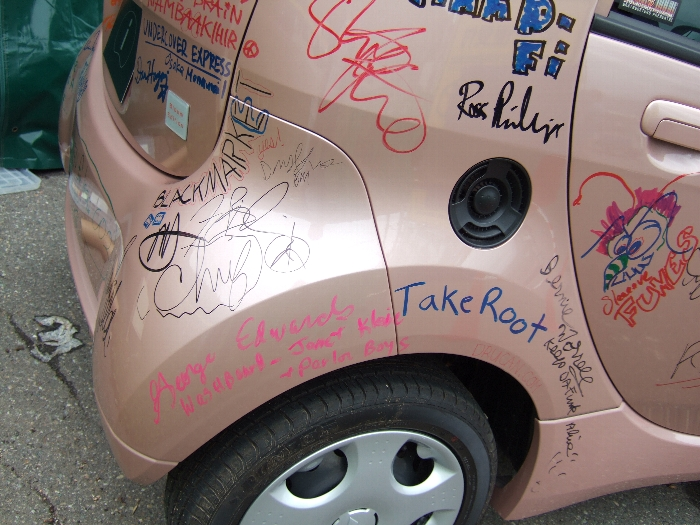 ブラック・マーケット等のサイン。 