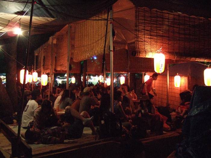 座敷で食べられる数少ない店です。 