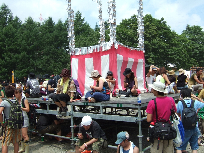 期間中ずっと置かれているやぐら。やぐらとして使われるのは前夜祭のみ。 