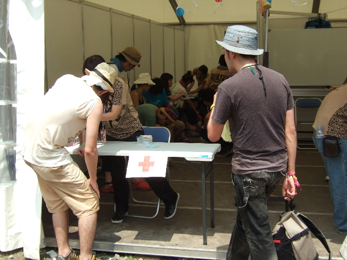 けがや体調不良のとき、応急処置のみ行います。 