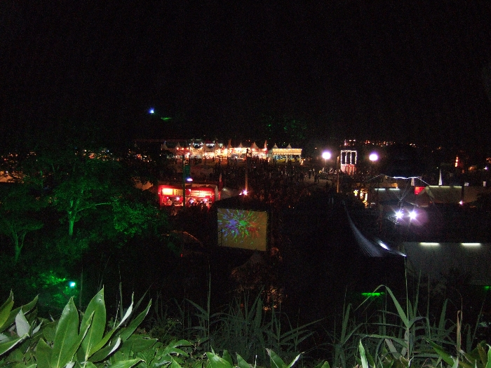 午後11時すぎ。 