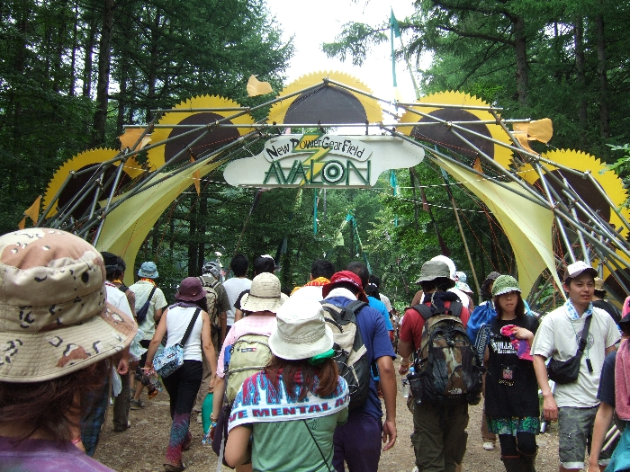 実際はかなりの登り坂です。 