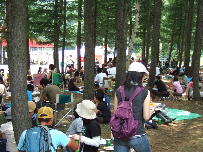 ピクニックの様相です。 