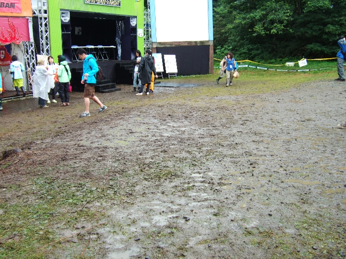 1日目午後2時50分ごろ。